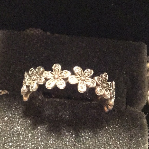 Pandora daisy flowers ring - Picture 2 of 6